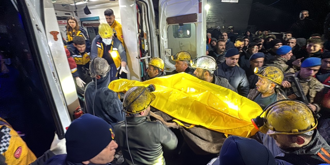 GÜNCELLEME - Zonguldak'ta maden ocağında göçükte mahsur kalan 2 işçiden biri kurtarıldı