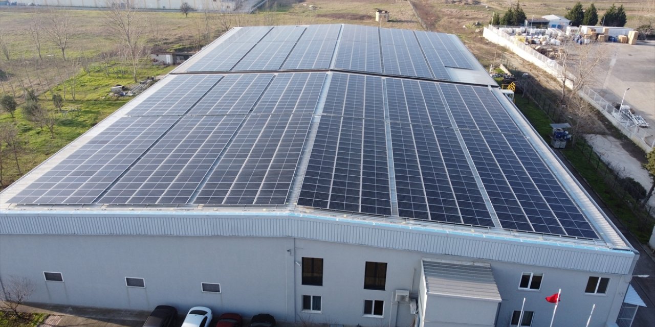 Tekirdağ'daki tekstil fabrikası elektrik ihtiyacının büyük kısmını güneşten sağlıyor