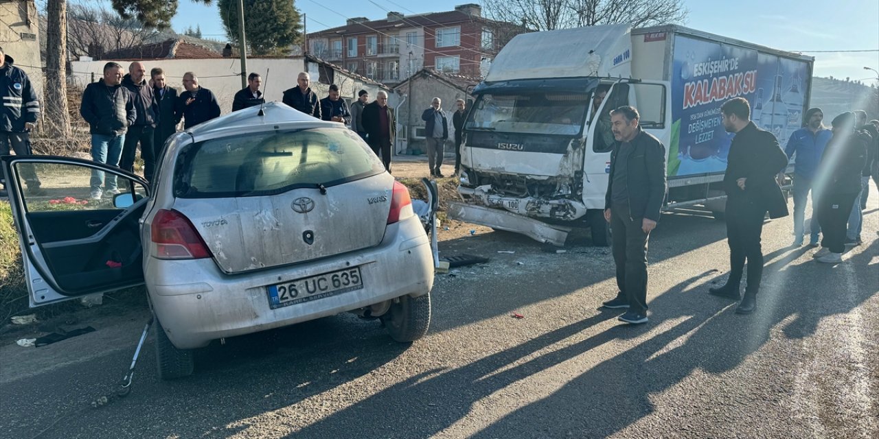 Eskişehir'de öğretim üyesi anne ve kızı trafik kazasında hayatını kaybetti