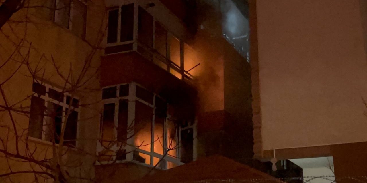 Kocaeli'de apartmanda çıkan yangında 7 kişi dumandan etkilendi