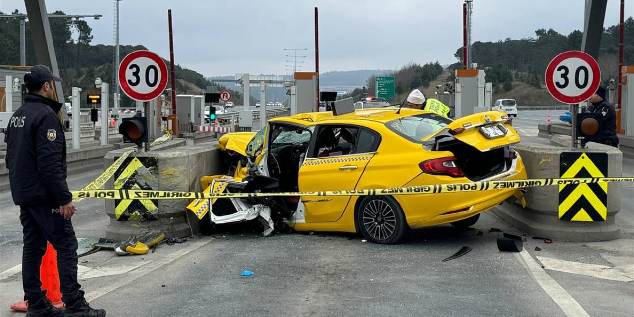 Çekmeköy'de meydana gelen trafik kazasında 2 kişi ağır yaralandı
