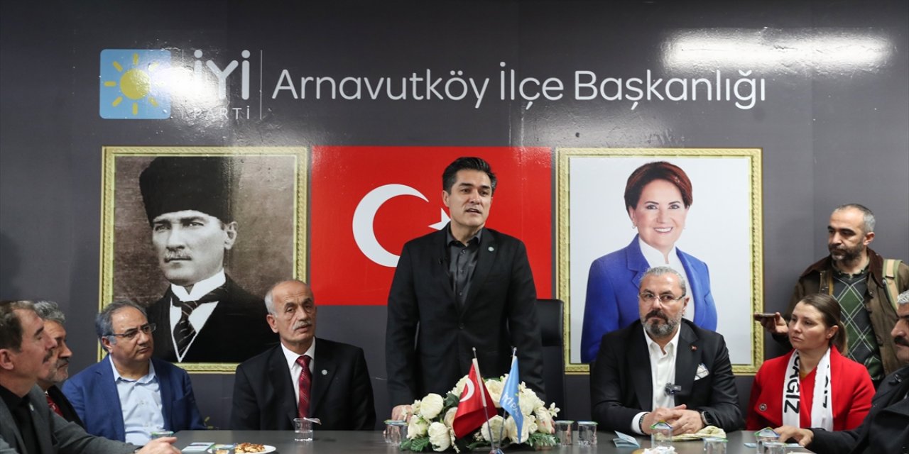 İYİ Parti İBB Başkan adayı Kavuncu, seçim çalışmalarını Arnavutköy'de sürdürdü