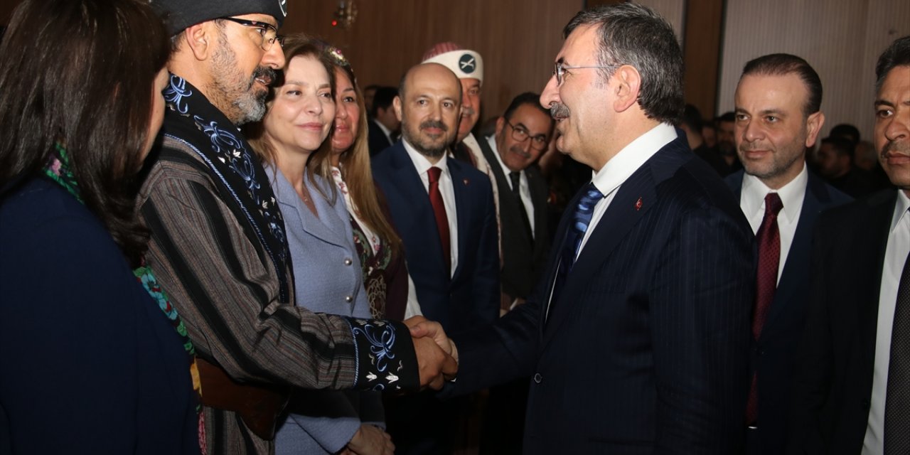 Cumhurbaşkanı Yardımcısı Yılmaz, Adana'da STK temsilcileri ve kanaat önderleriyle buluştu: