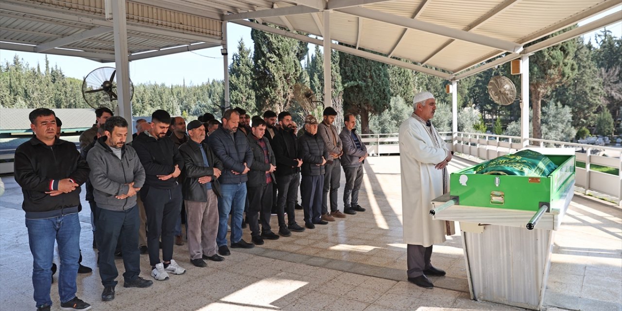 Marmara Denizi'nde batan gemide ölen aşçının cenazesi Adana'da defnedildi