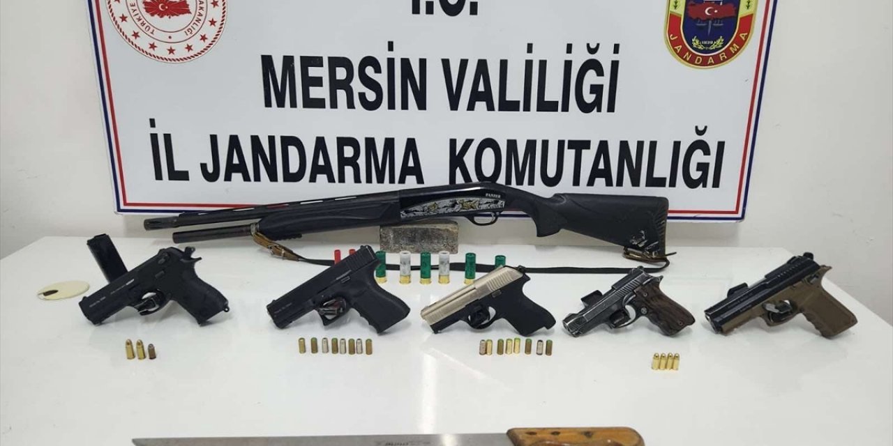 Mersin'de silah ticareti yaptıkları iddiasıyla 2 zanlı yakalandı