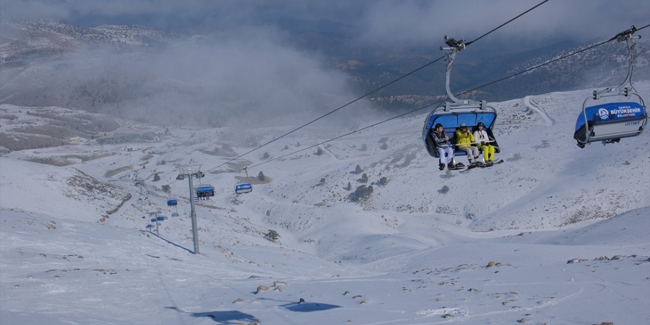 Denizli Kayak Merkezi'nde sezon açıldı