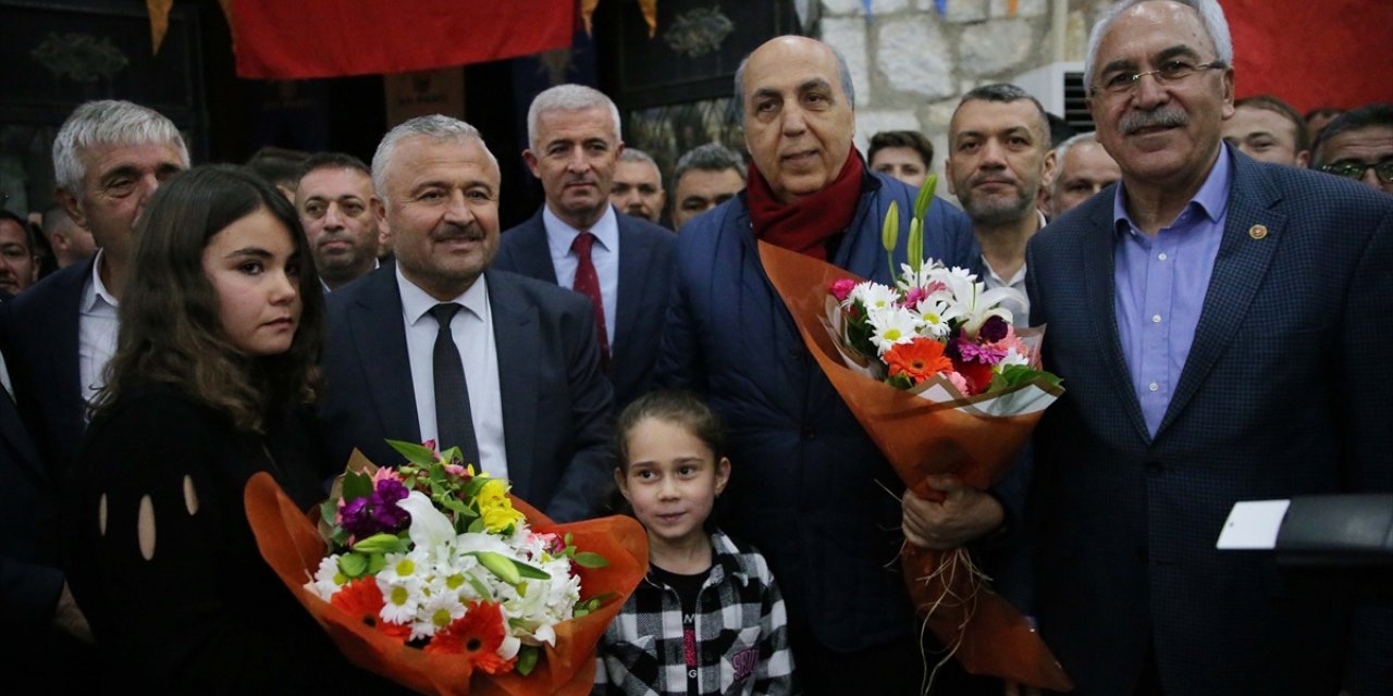 Muğla Büyükşehir Belediye Başkan adayı Ayaydın, Kavaklıdere'de aday tanıtım toplantısına katıldı