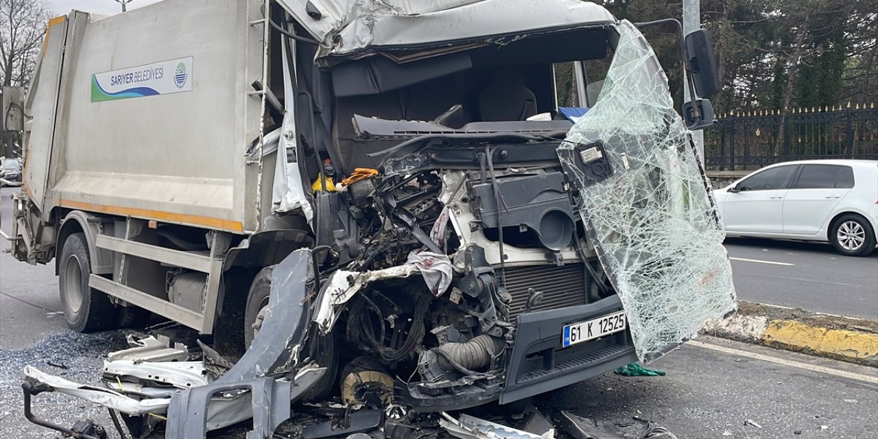 GÜNCELLEME - Sarıyer'de İETT otobüsüne çarpan çöp kamyonundaki 3 kişi yaralandı