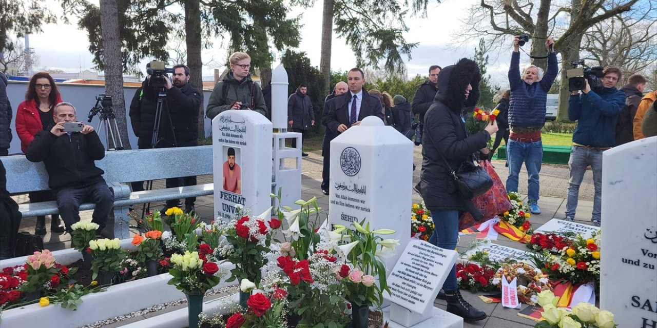 Almanya'daki ırkçı terör saldırısında yaşamını yitirenler Hanau'da anıldı