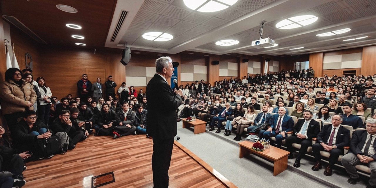 Ankara Büyükşehir Belediye Başkanı Yavaş, Atılım Üniversitesinde öğrencilerle buluştu: