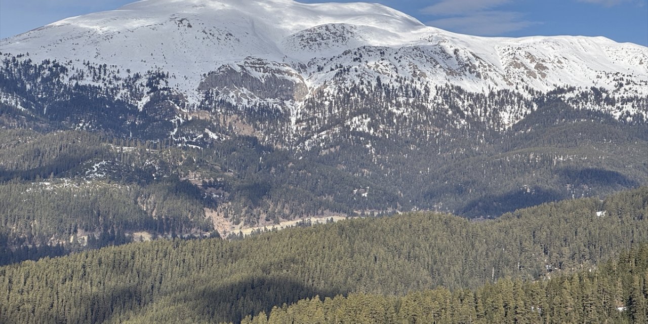 Sıcak havalar Ilgaz Dağı'ndaki turizmcileri ve kayakseverleri endişelendiriyor