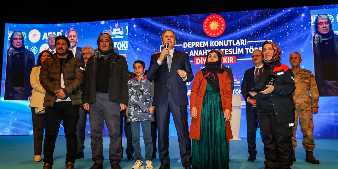 Bakan Yerlikaya, Diyarbakır'da "Deprem Konutları Kura ve Anahtar Teslim Töreni"nde konuştu: