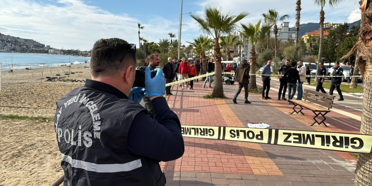 Alanya'da silahlı kavgada 2 kişi yaralandı