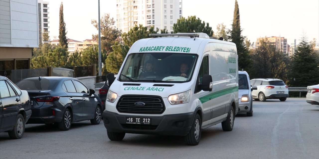 GÜNCELLEME 2 - Marmara Denizi'nde batan geminin enkazında bir cesede daha ulaşıldı