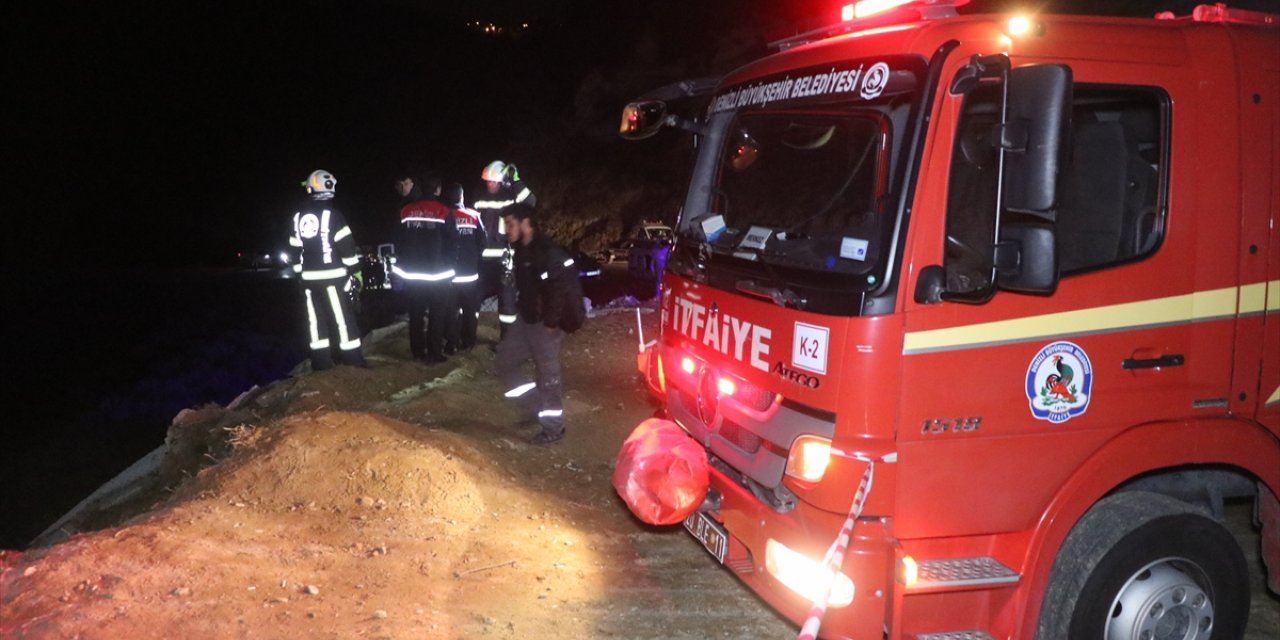 Denizli'de şarampole devrilen minibüsteki kadın öldü, oğlu yaralandı