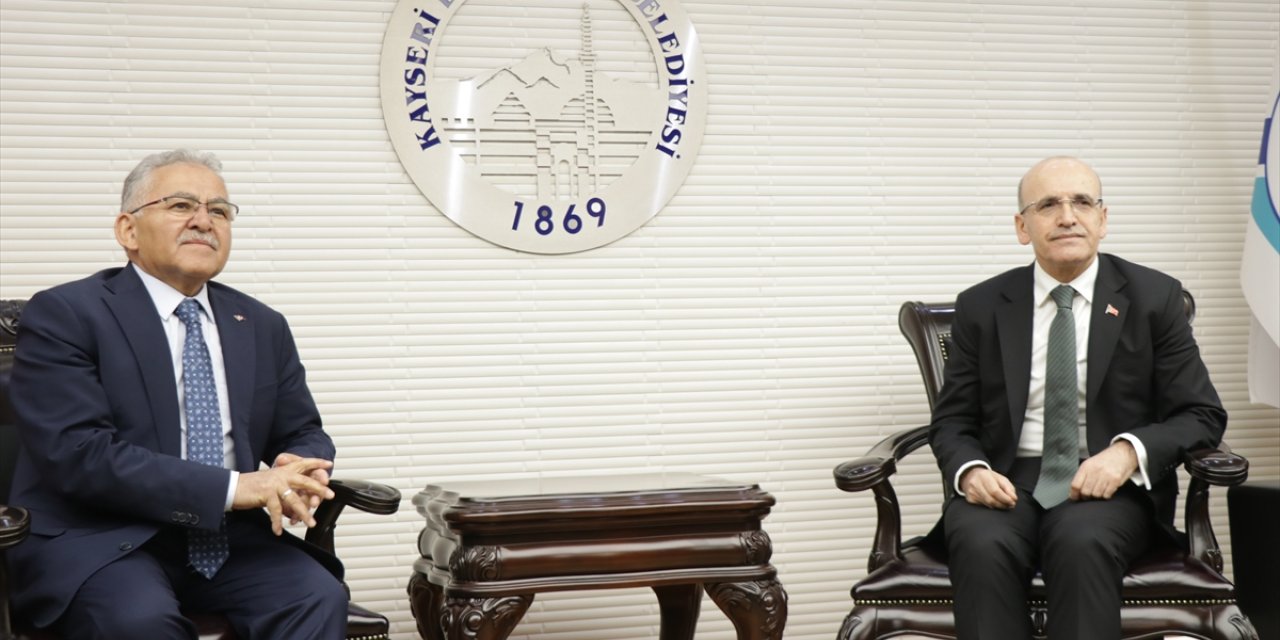 Hazine ve Maliye Bakanı Şimşek, Kayseri'de ziyaretlerde bulundu