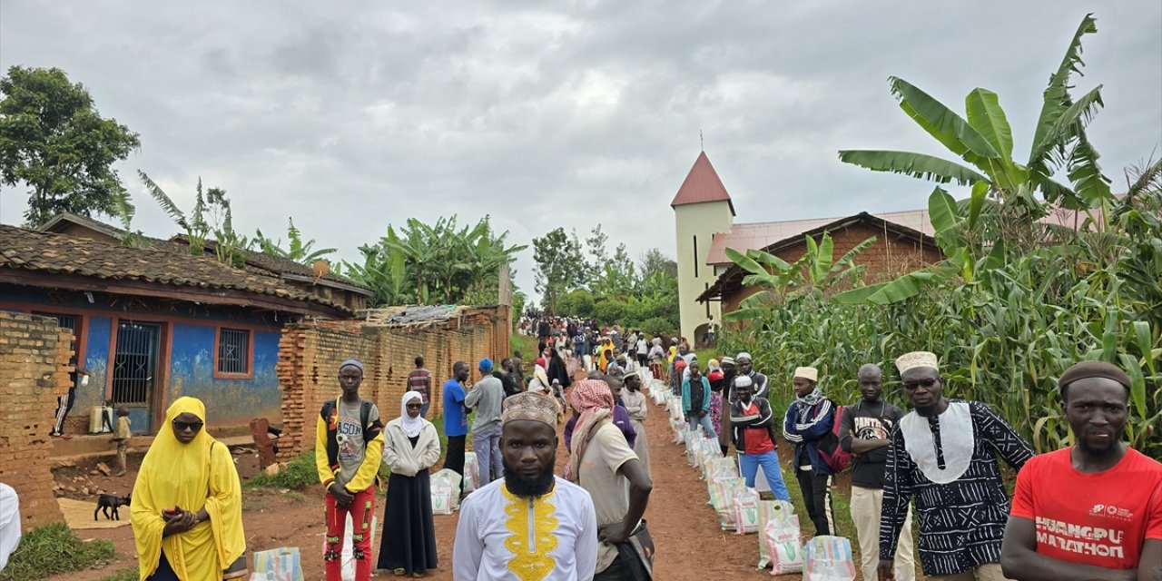 Avrupa Yetim Eli Derneğinden Burundi'ye insani yardım