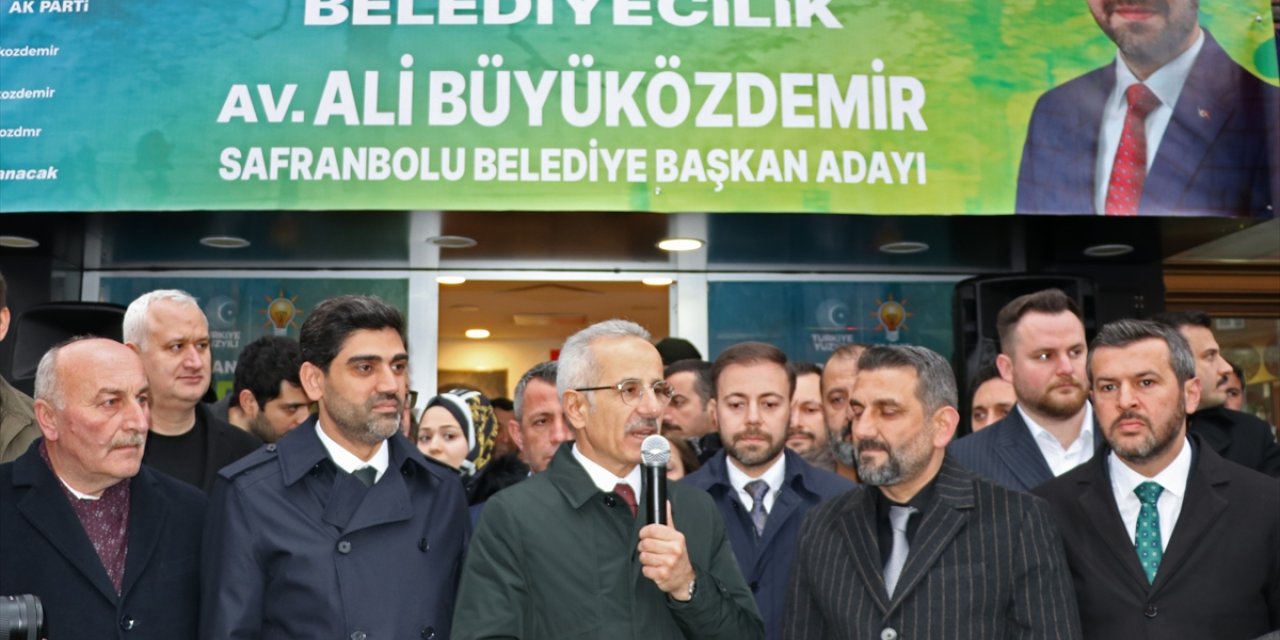 Bakan Uraloğlu, AK Parti Karabük İl Başkanlığı'nda konuştu: