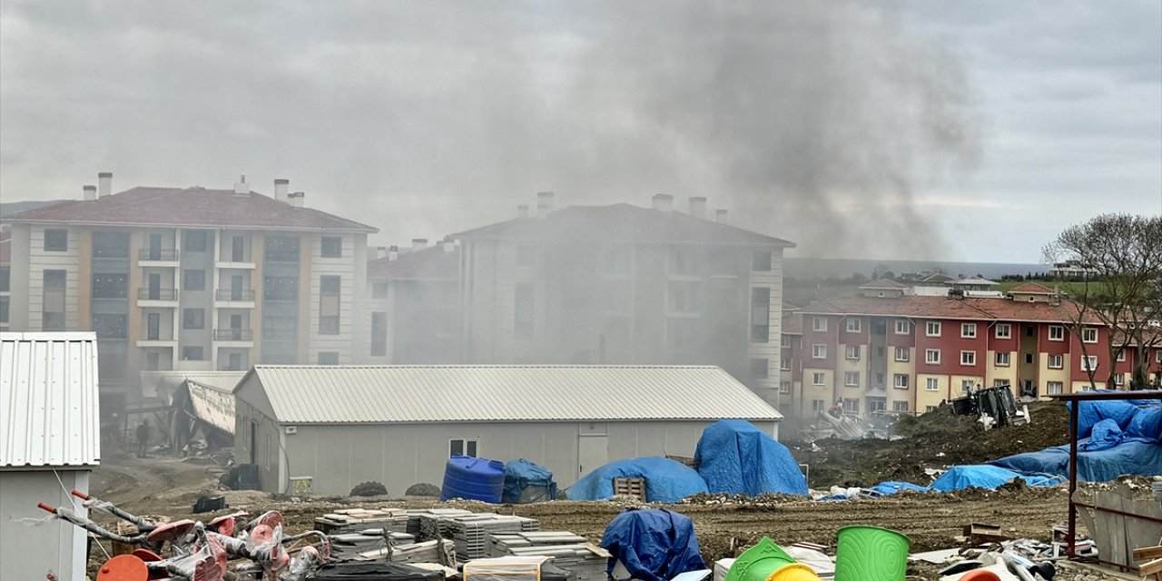 Sinop'ta TOKİ inşaat alanında çıkan yangın söndürüldü