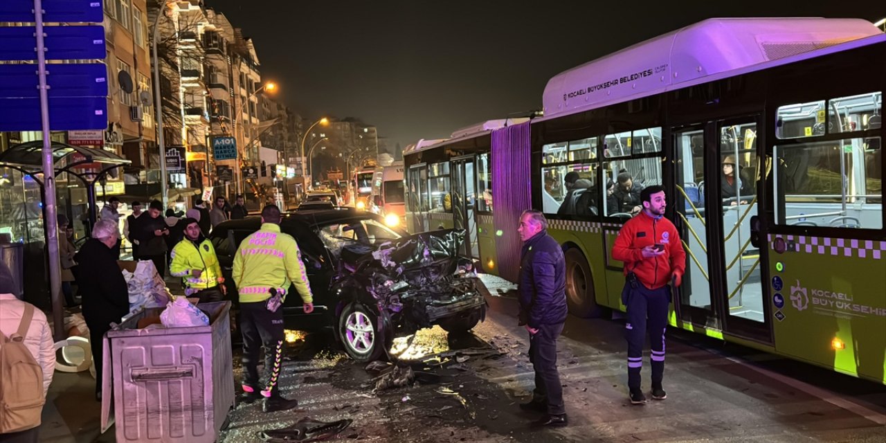 Kocaeli’de zincirleme trafik kazasında 7 kişi yaralandı