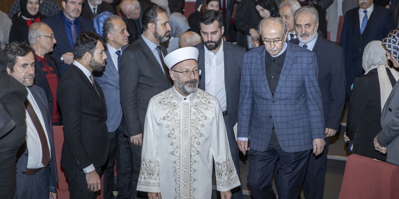 Diyanet İşleri Başkanı Erbaş, "Zorlukları Aşmaya Adanmış Bir Ömür: Dr. Tayyar Altıkulaç" panelinde konuştu: