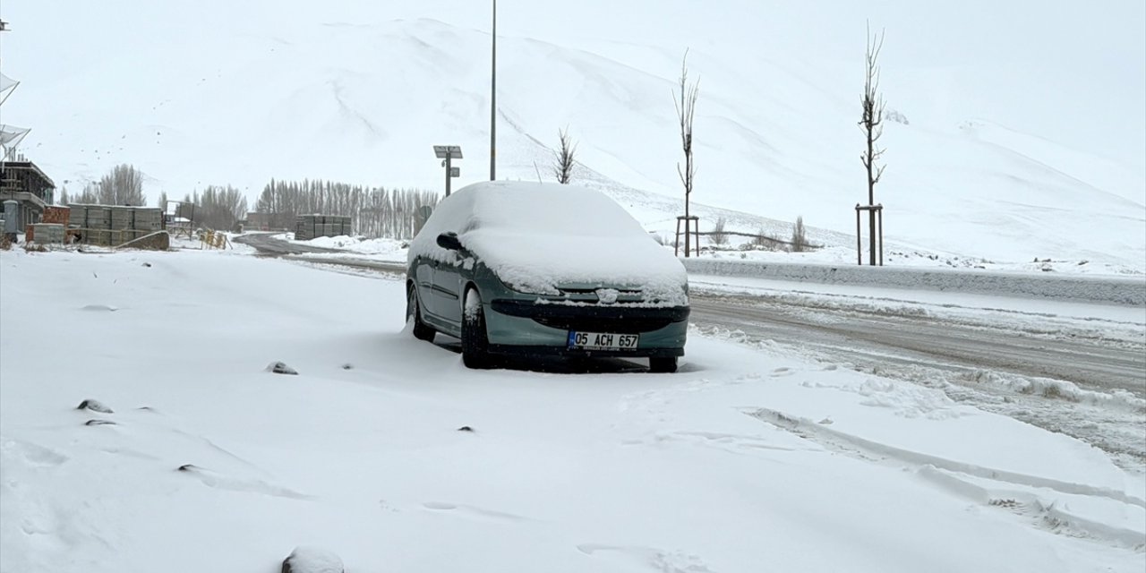 Erzurum, Kars, Ardahan ve Tunceli'de kar yağışı etkili oldu