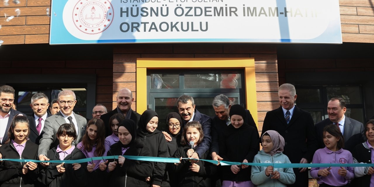 Milli Eğitim Bakanı Tekin, Eyüpsultan'da okul açılışına katıldı: