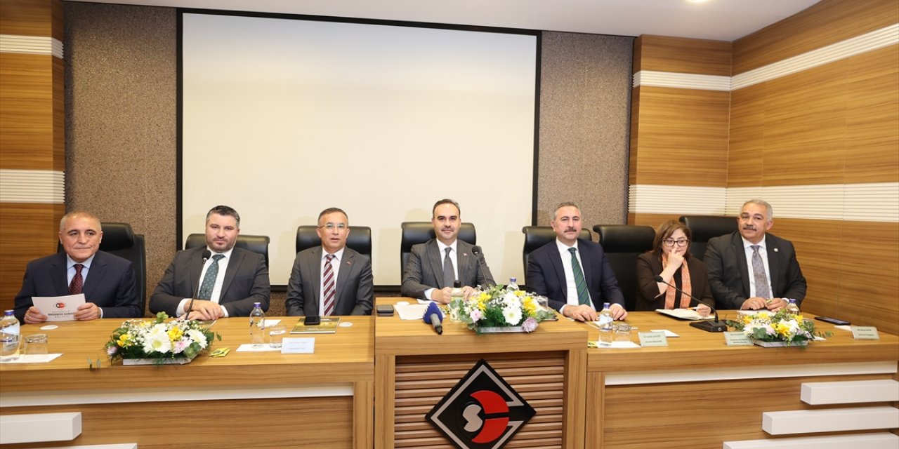 Sanayi ve Teknoloji Bakanı Kacır, Gaziantep'te sanayicilerle buluştu