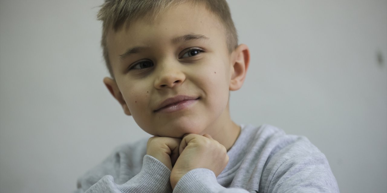 Bosna Hersekli 7 yaşındaki Mahir Behlulovic, köyündeki okulda tek başına eğitim görüyor