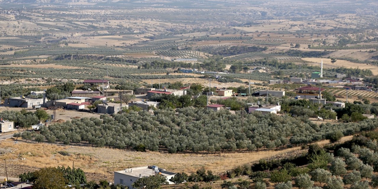 Toros Dağları'nın eteğindeki mahallede inşa edilen gölet yöre halkına "can suyu" olacak