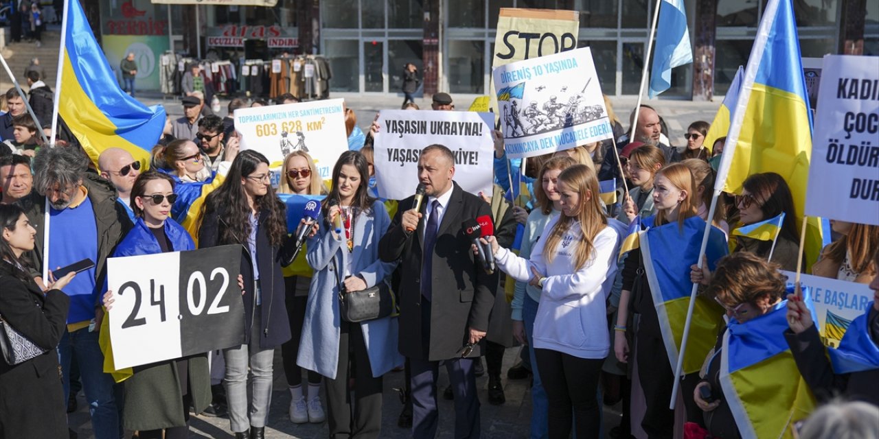 Ukrayna Derneği, Rusya-Ukrayna savaşının 2. yılında Ankara'da basın açıklaması yaptı