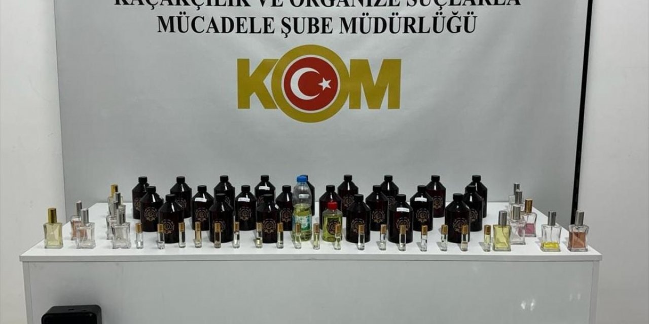 Samsun'da gümrük kaçağı parfüm operasyonunda 3 şüpheli yakalandı