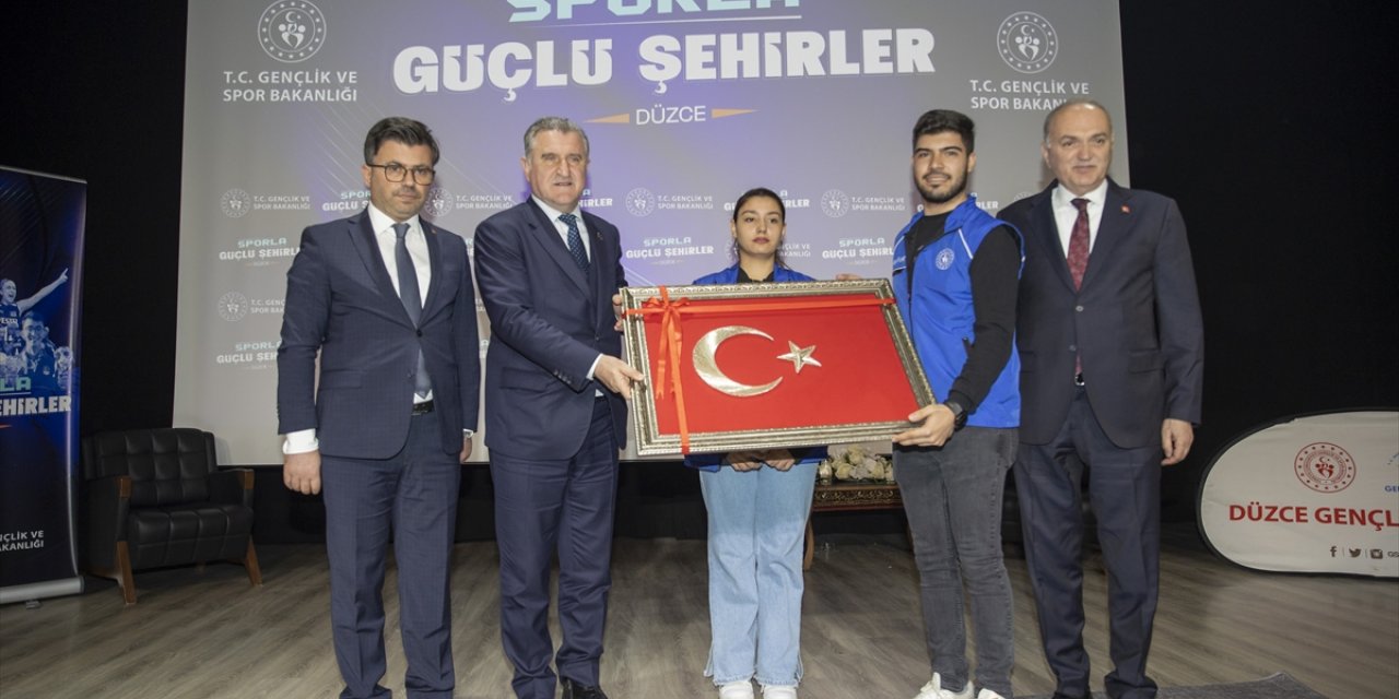 Gençlik ve Spor Bakanı Bak, Düzce'de temaslarda bulundu: