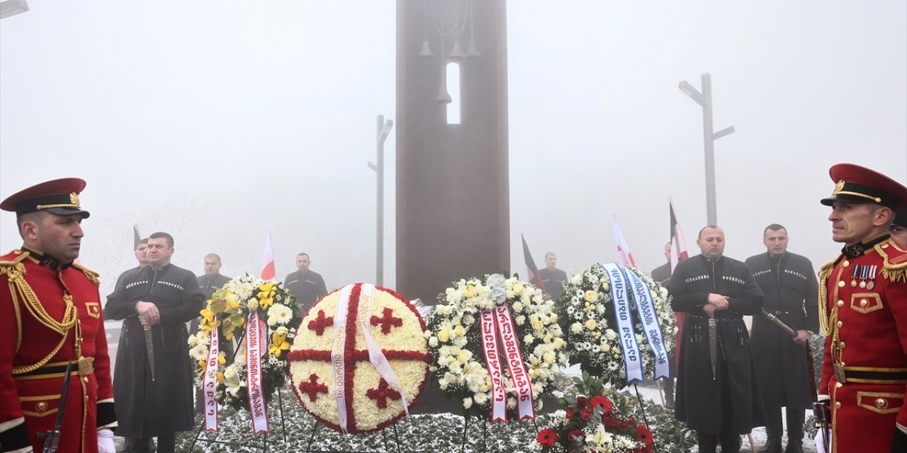Gürcistan'ın Sovyetler Birliği tarafından işgalinin 103. yılı törenlerle anıldı