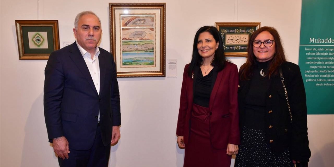 "İstanbul Tasvirleri" Gülçin Anmaç Sanat Atölyesi sergisi Fatih'te açıldı