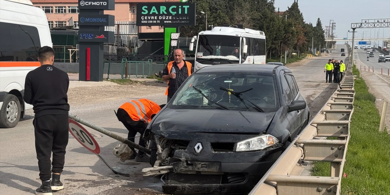 Kocaeli'deki trafik kazasında 2 kişi yaralandı