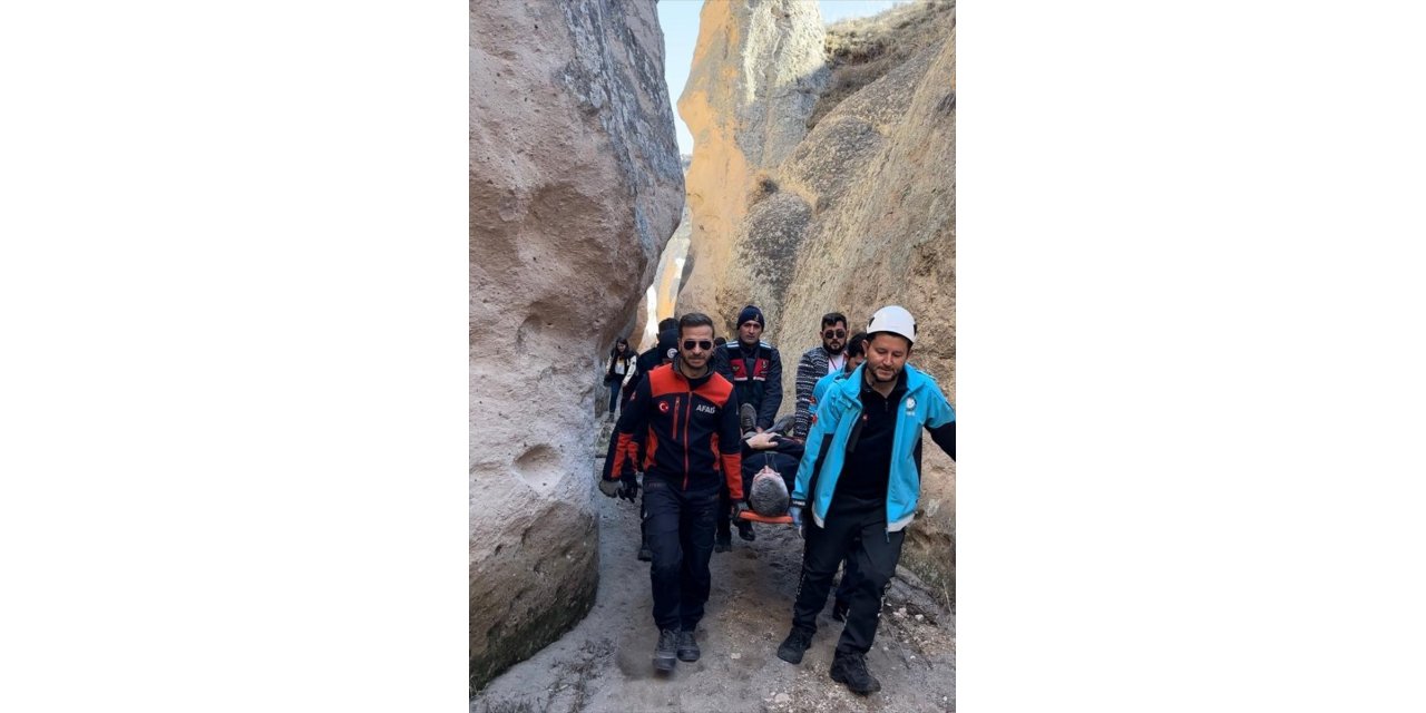 Kayseri'de kanyonda bacağı kırılan vatandaşı ekipler kurtardı