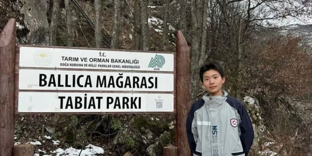 Çinli öğrenci coğrafya dersinde öğrendiği Tokat Ballıca Mağarası'nı ailesiyle ziyaret etti