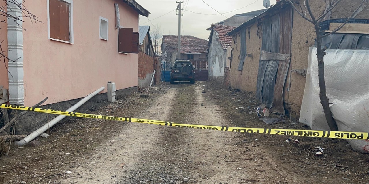 Çankırı'da muhtarın bıçakladığı muhtar adayı hayatını kaybetti