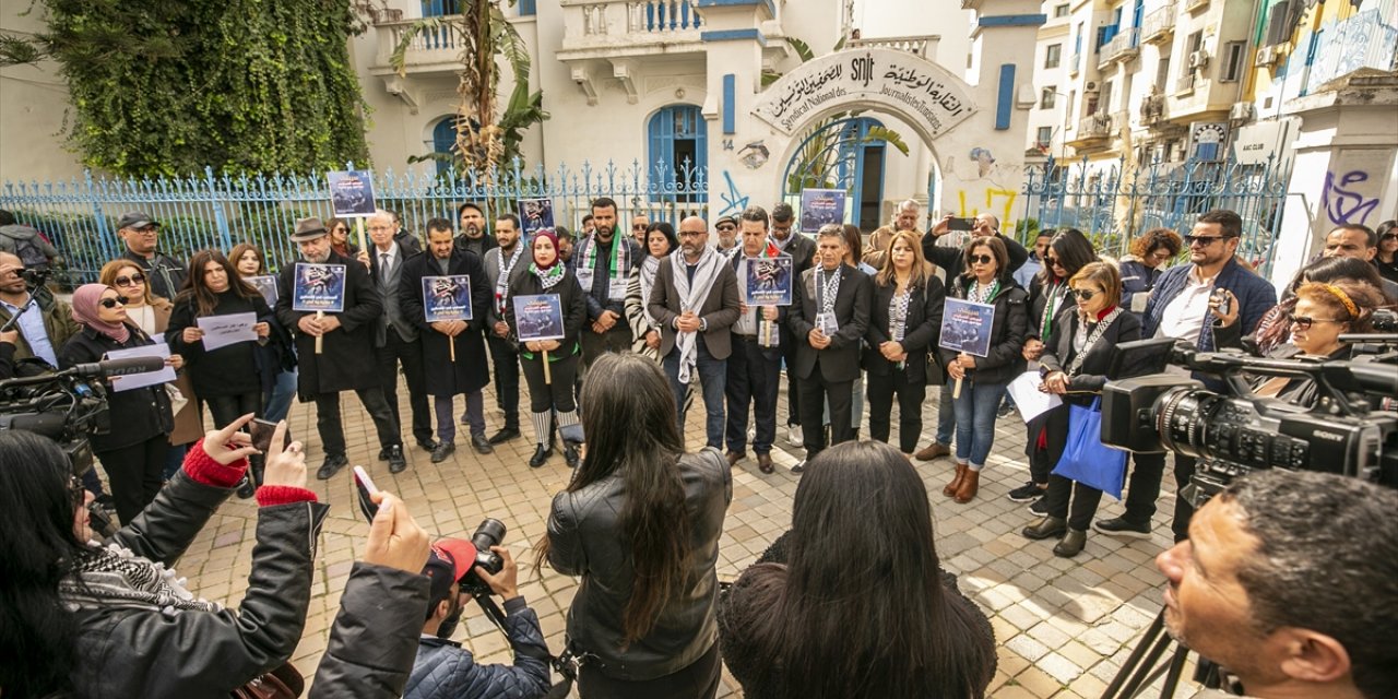 Tunuslu gazeteciler, Gazze'de meslektaşlarının öldürülmesini protesto etti