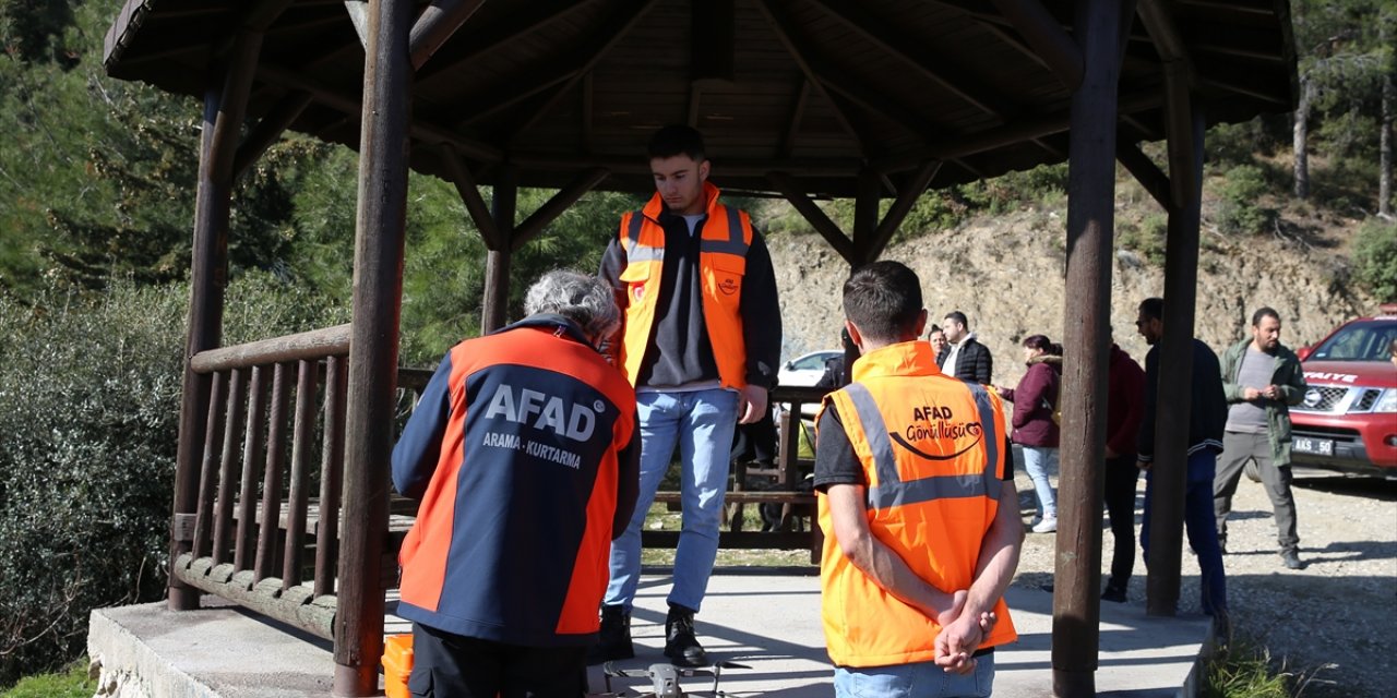 Denizli'de ormanlık alanda kaybolan kişi için arama çalışmaları sürüyor