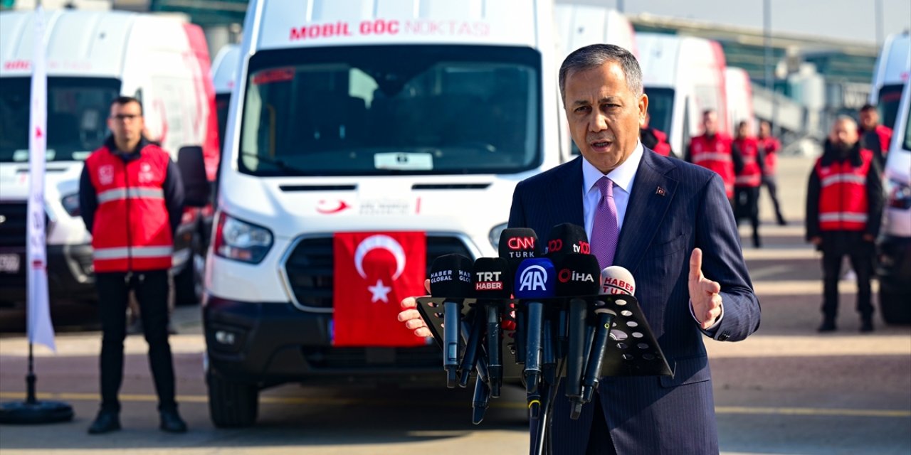 Bakan Yerlikaya, "Göç İdaresi Mobil Araç Teslim Töreni"nde konuştu: