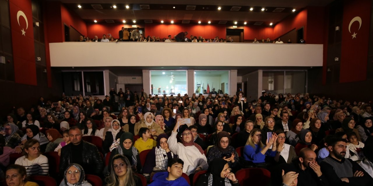 Sanatçılar Mardin'de düzenlenen "Gazze İçin Ben de Oradayım" konserinde buluştu