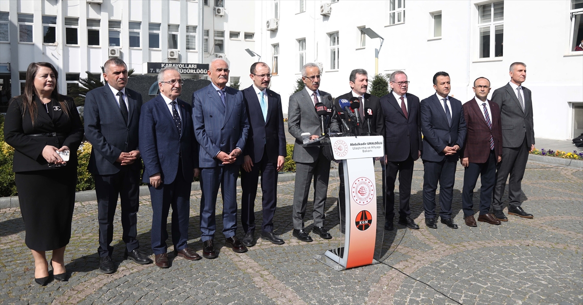 Ulaştırma ve Altyapı Bakanı Uraloğlu, Samsun'da konuştu: