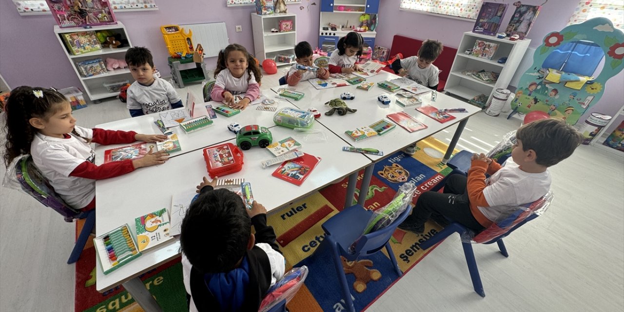 Hatay'da Çocuklar Gülsün Diye Derneği öncülüğünde yaptırılan anaokulu açıldı