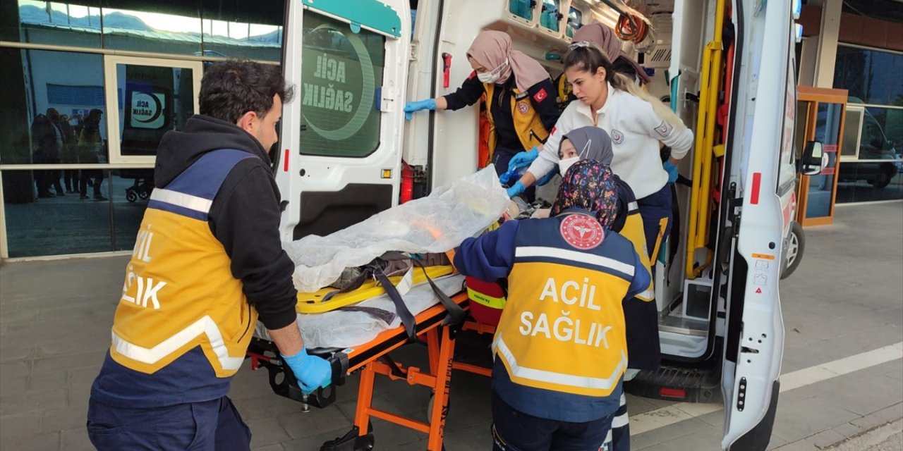 Konya'da devrilen traktörün sürücüsü öldü