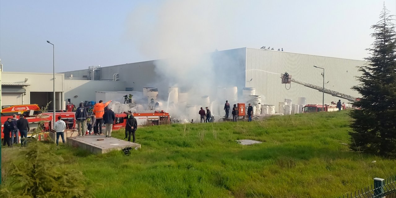 GÜNCELLEME - Manisa'da fabrikada çıkan yangın söndürüldü