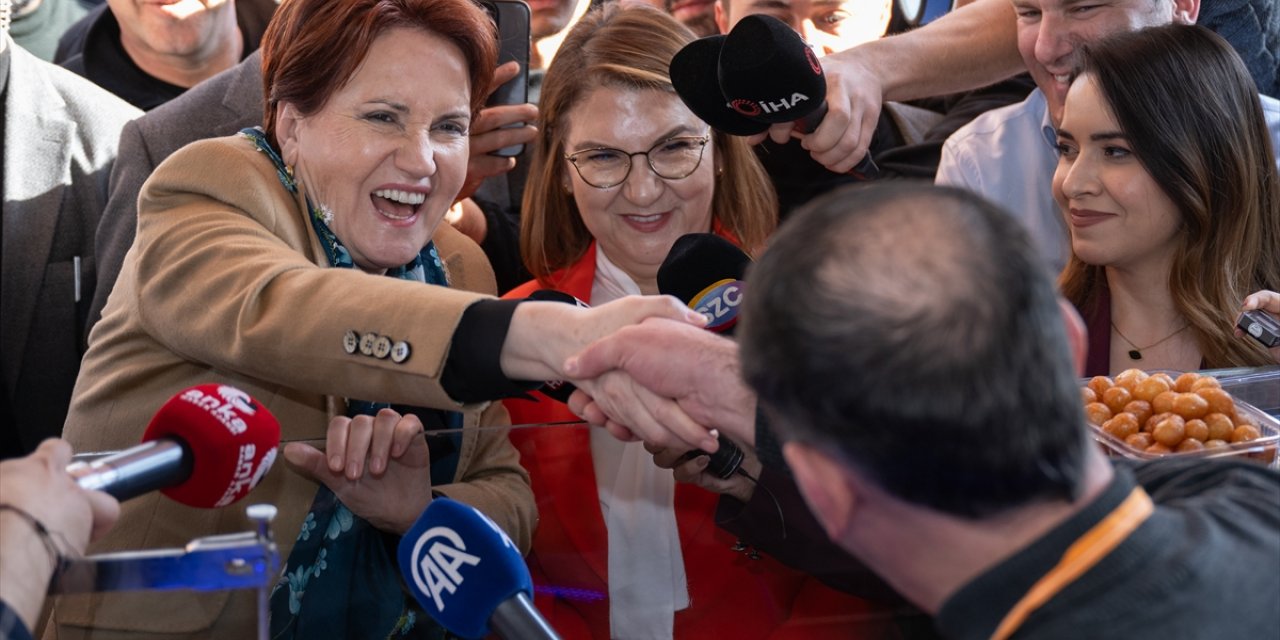 İYİ Parti Genel Başkanı Akşener, Kahramankazan'da esnaf ziyaretinde bulundu: