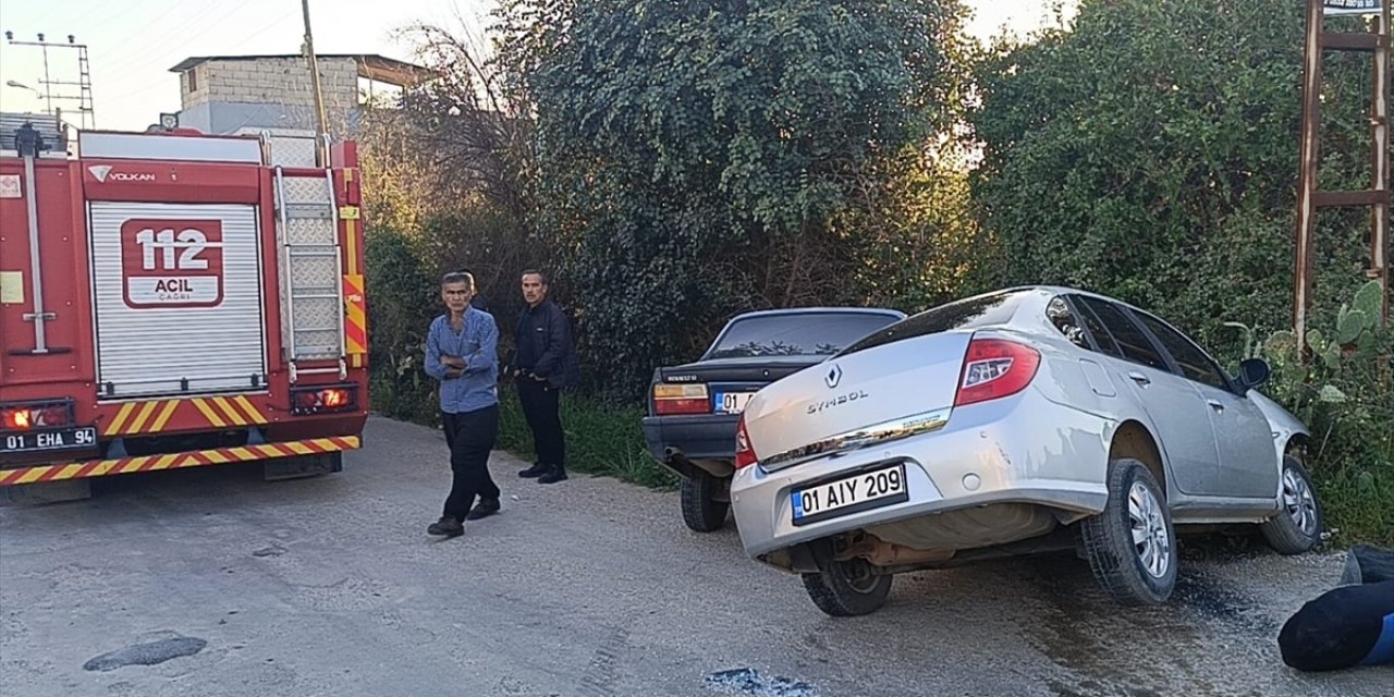 Adana'da iki otomobilin çarpıştığı kazada 6 kişi yaralandı