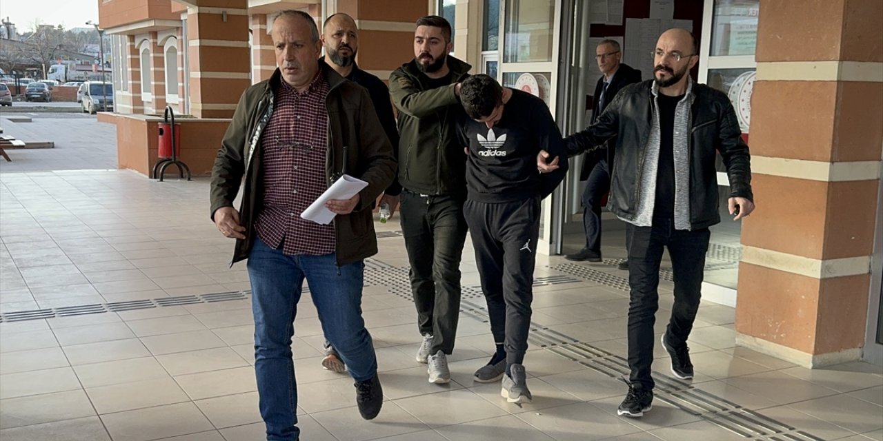 Kastamonu'da 1 kişiyi öldürüp, 3 kişiyi yaralayan zanlı tutuklandı